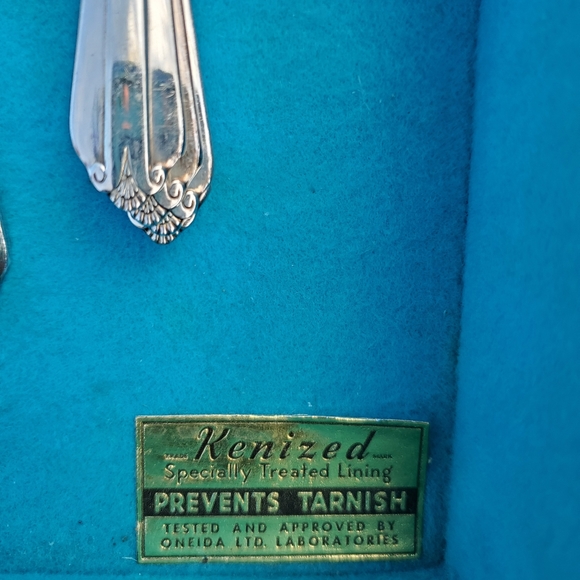 W.M Rogers Silverware Set - Picture 5 of 7